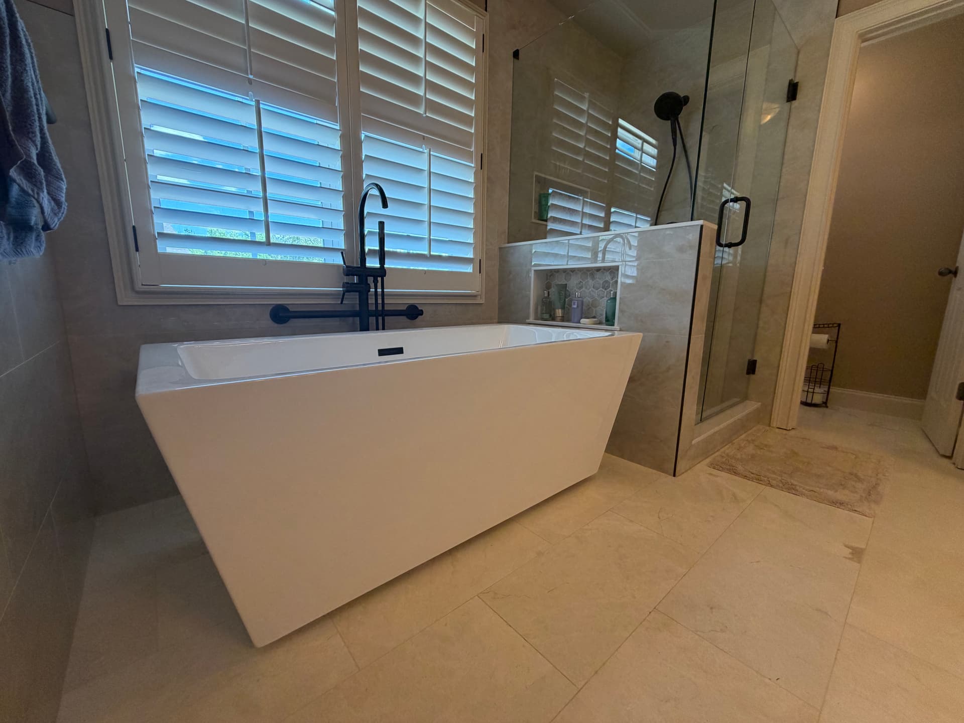 Gallery photos for Madison Master Bathroom Remodel with Walk-In Shower and Freestanding Tub: Image #7